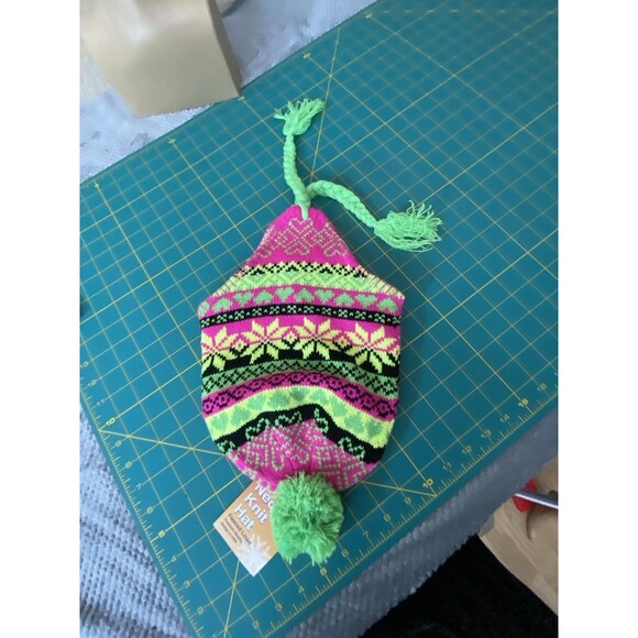 Peruvian Chullo hat Neon Florescent Green Pom - Picture 14 of 14